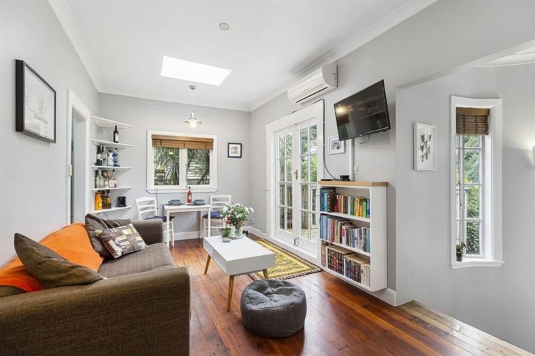 Photo of property in 54 Liardet Street, Vogeltown, Wellington, 6021