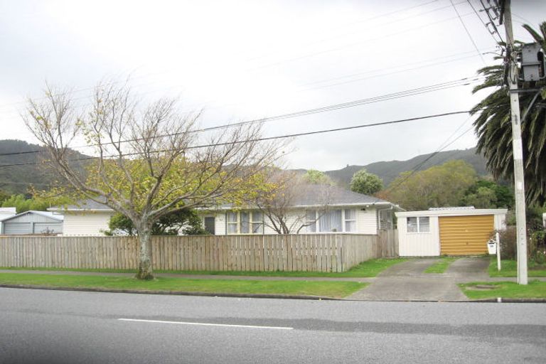 Photo of property in 28 Hawthorn Crescent, Stokes Valley, Lower Hutt, 5019