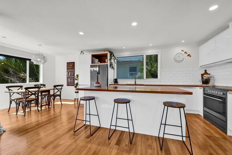 Photo of property in 185 Mangorei Road, Merrilands, New Plymouth, 4312