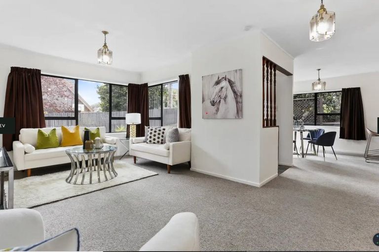 Photo of property in 2/11 Basilton Close, Bucklands Beach, Auckland, 2012