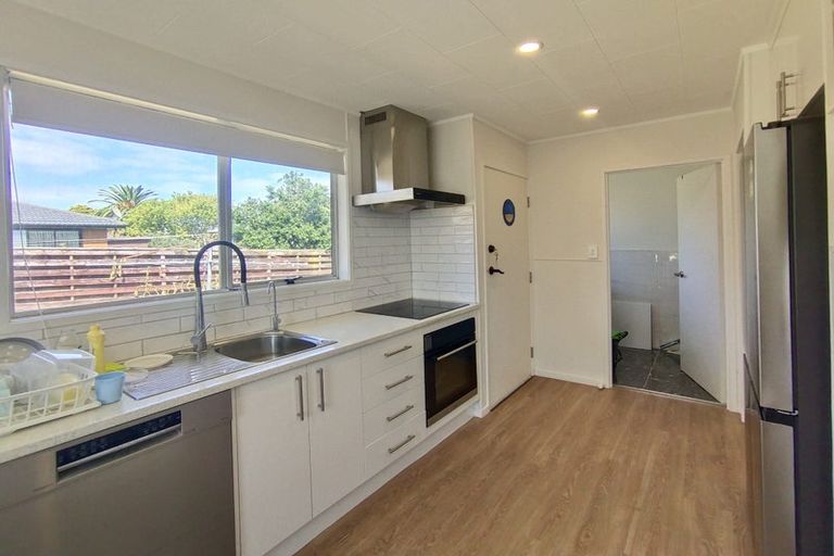 Photo of property in 2/19 Charntay Avenue, Clover Park, Auckland, 2019