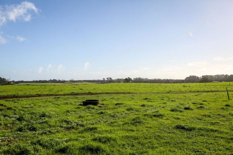 Photo of property in 140 Henwood Road, Paraite, New Plymouth, 4372