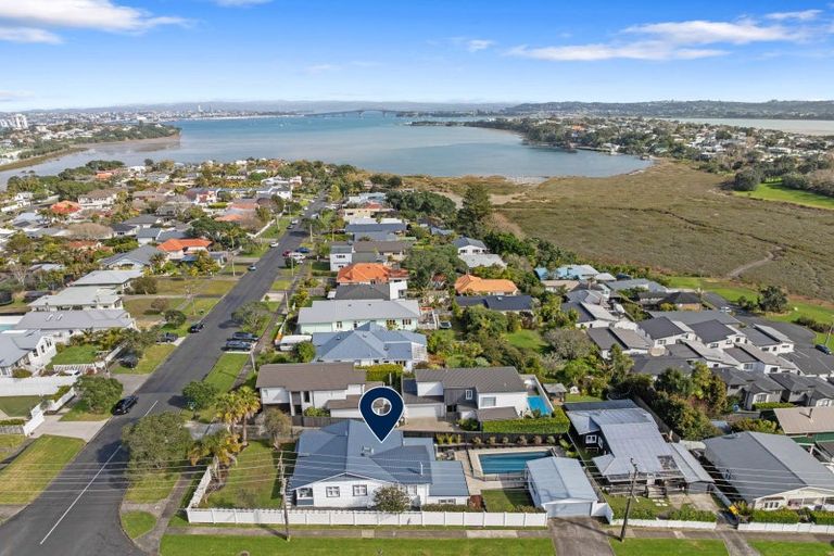 Photo of property in 38 Aramoana Avenue, Devonport, Auckland, 0624