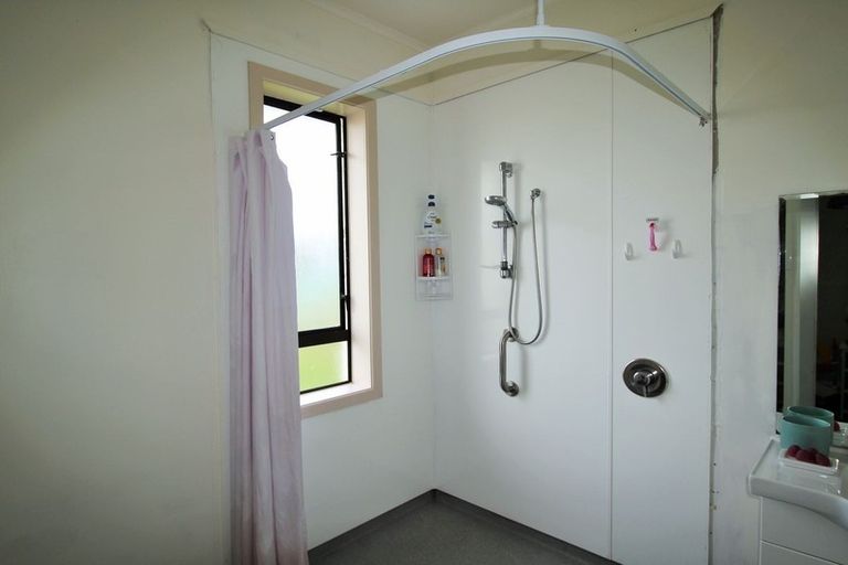 Photo of property in 90 Perth Street, Holmes Hill, Oamaru, 9401