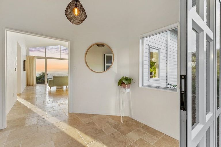 Photo of property in 77 Waitea Road, Muriwai, 0881