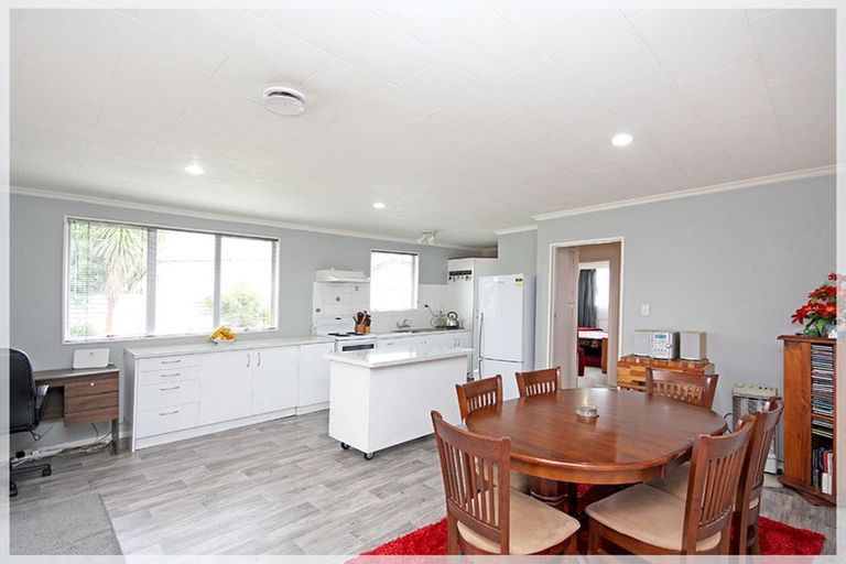 Photo of property in 12 Hillary Street, Foxton, 4814