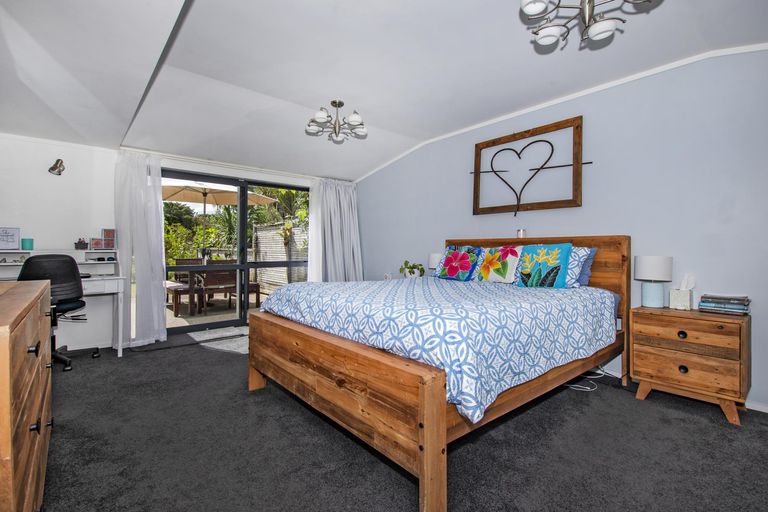 Photo of property in 150a One Tree Point Road, One Tree Point, 0118