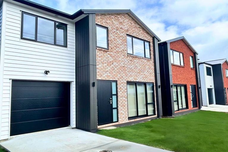 Photo of property in 2c Derrett Place, Mangere Bridge, Auckland, 2022