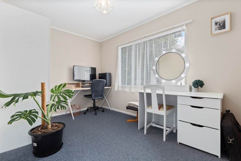 Photo of property in 90 Collingwood Road, Waiuku, 2123