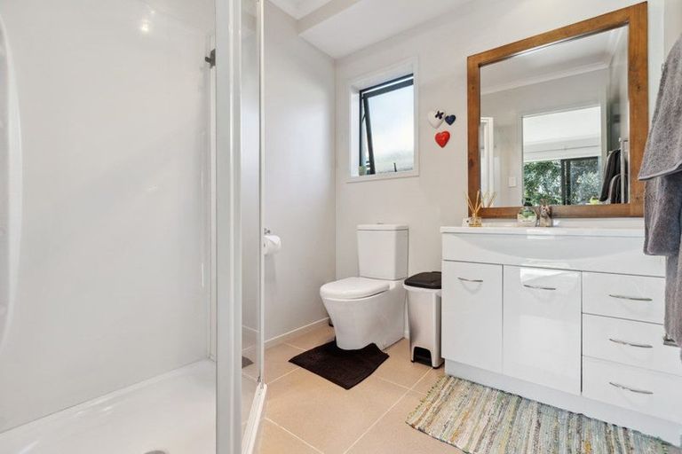 Photo of property in 21b Heta Road, Highlands Park, New Plymouth, 4312