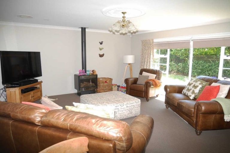 Photo of property in 34 Awanui Drive, Waikanae, 5036