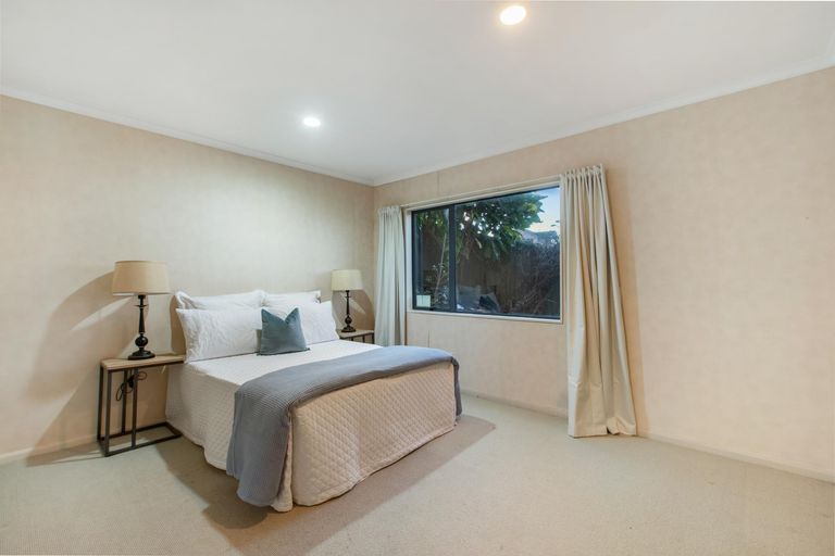 Photo of property in 132 Redoubt Road, Goodwood Heights, Auckland, 2105