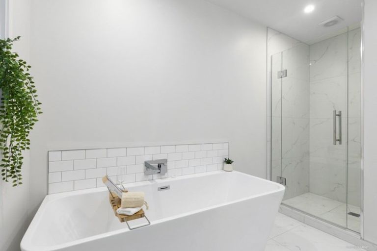 Photo of property in 56e Nicholson Road, Khandallah, Wellington, 6035