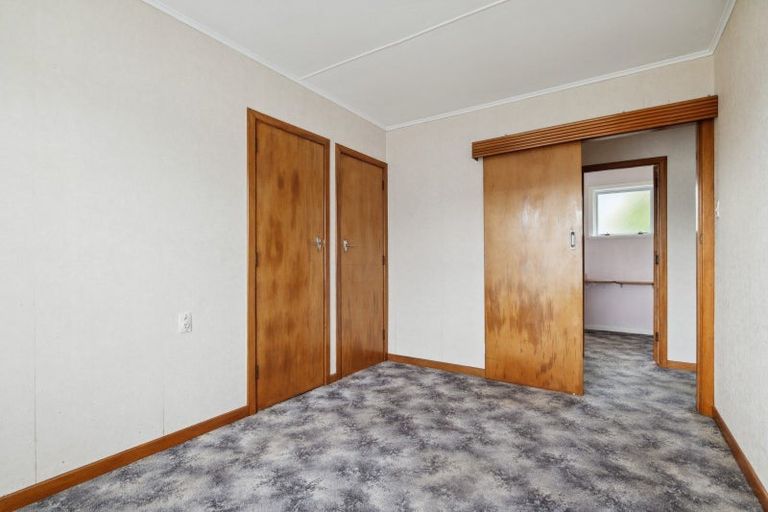 Photo of property in 2 Whakawhiti Street, Marfell, New Plymouth, 4310