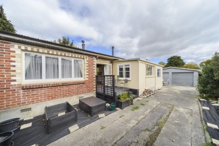 Photo of property in 12 Grey Street, Marton, 4710