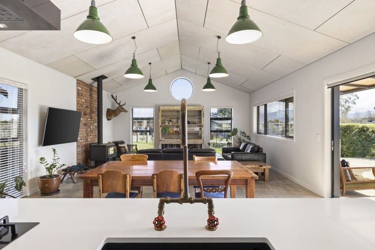 Photo of property in 1 Remutaka Lane, Carterton, 5713