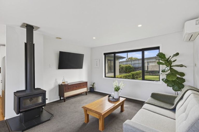 Photo of property in 1 Ranfurly Street, Frankleigh Park, New Plymouth, 4310