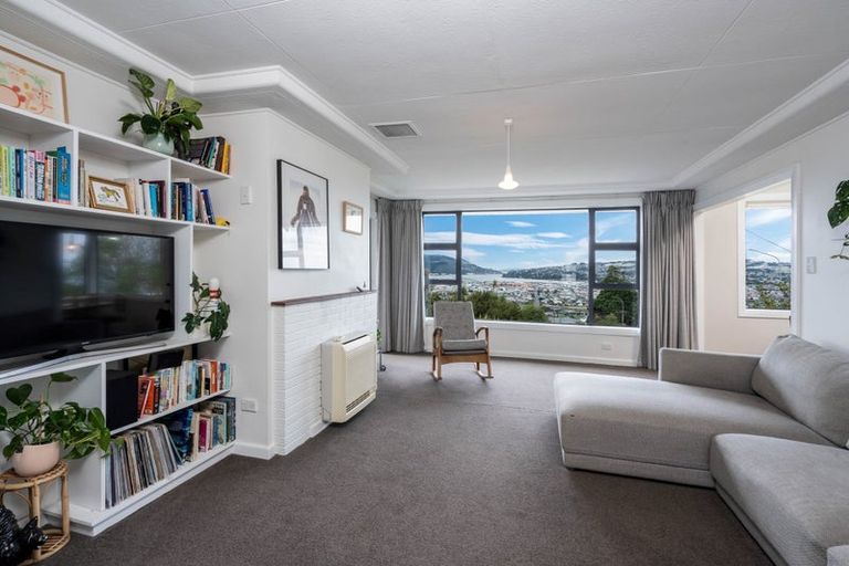 Photo of property in 52 Middleton Road, Kew, Dunedin, 9012