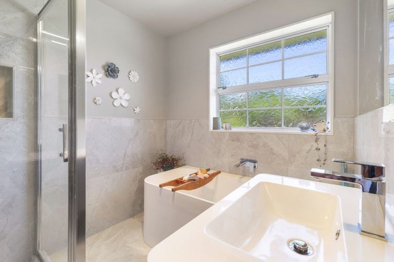 Photo of property in 2 Webb Avenue, Levin, 5510