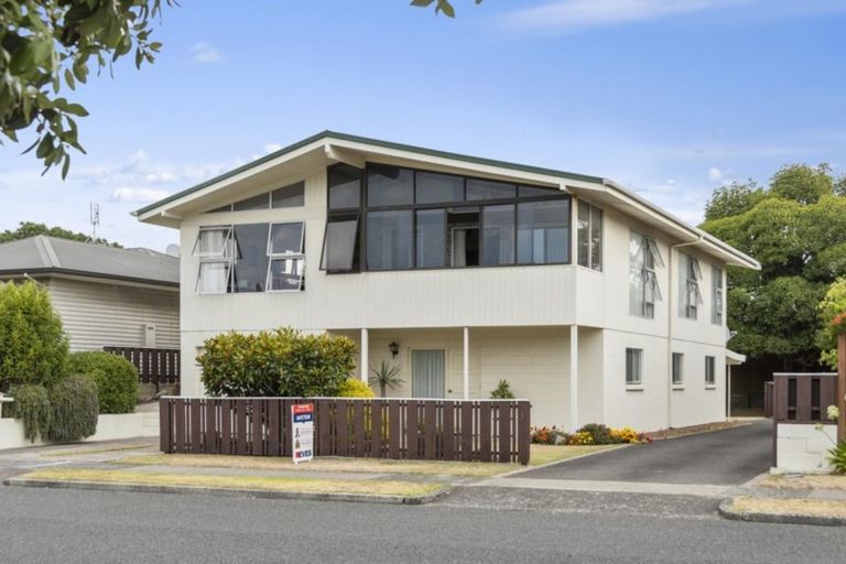 Photo of property in 92 Valley Road, Mount Maunganui, 3116