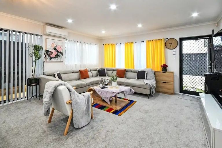 Photo of property in 3/15 Lipscombe Avenue, Papatoetoe, Auckland, 2025