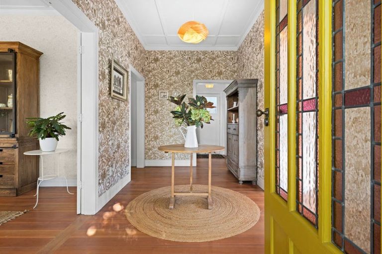 Photo of property in 24 Muritai Crescent, Havelock North, 4130