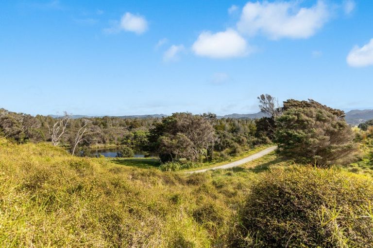 Photo of property in 18 Mangatawhiri Road, Omaha, 0986