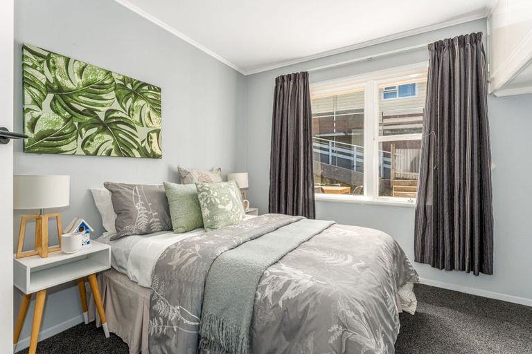 Photo of property in 13 Tainui Terrace, Tawa, Wellington, 5028