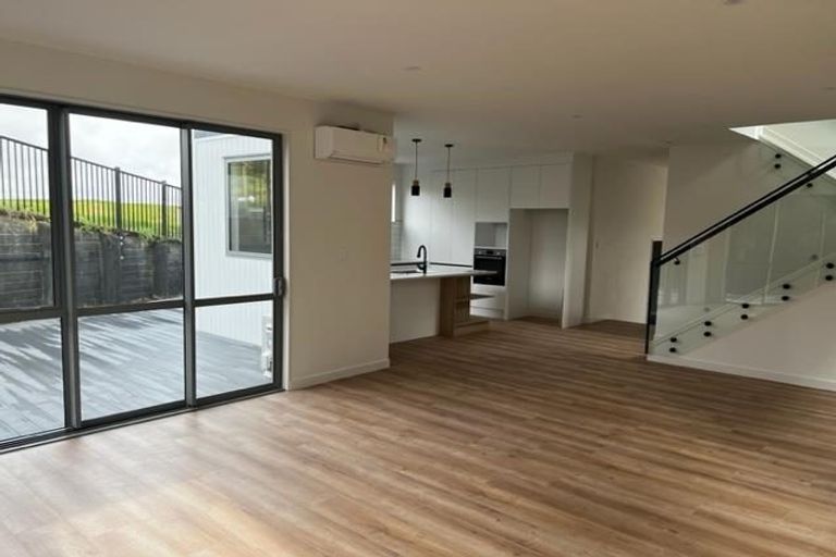 Photo of property in 43 Clara Road, Silverdale, 0932