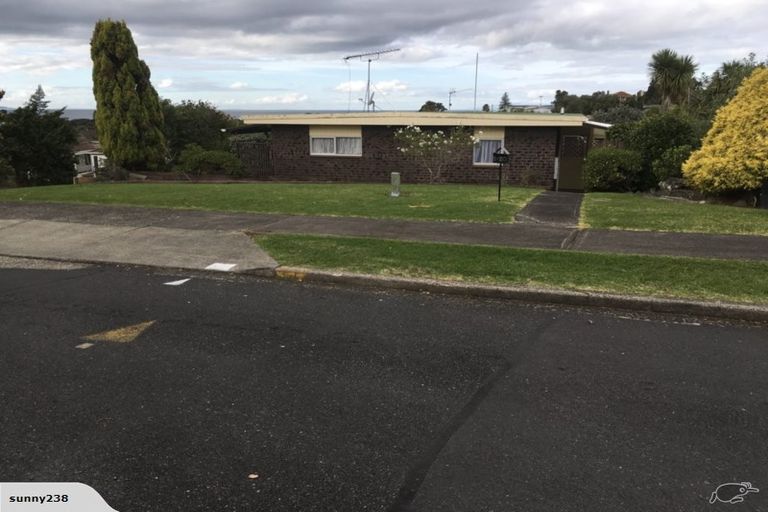 Photo of property in 1/20 Halldene Terrace, Red Beach, 0932