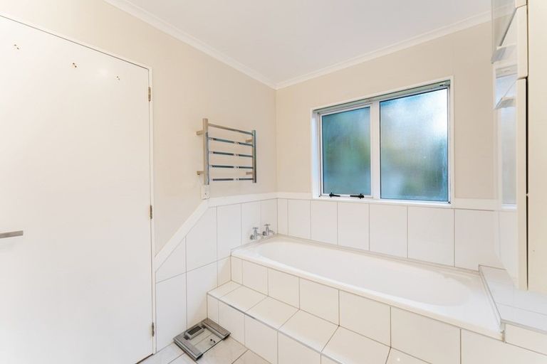 Photo of property in 14 Verona Place, Stratford, 4332