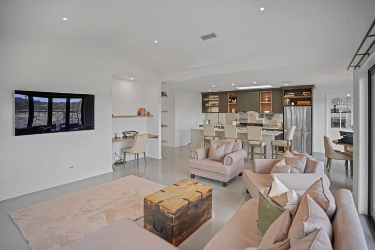 Photo of property in 10 Saint Thomas Avenue, Pyes Pa, Tauranga, 3112