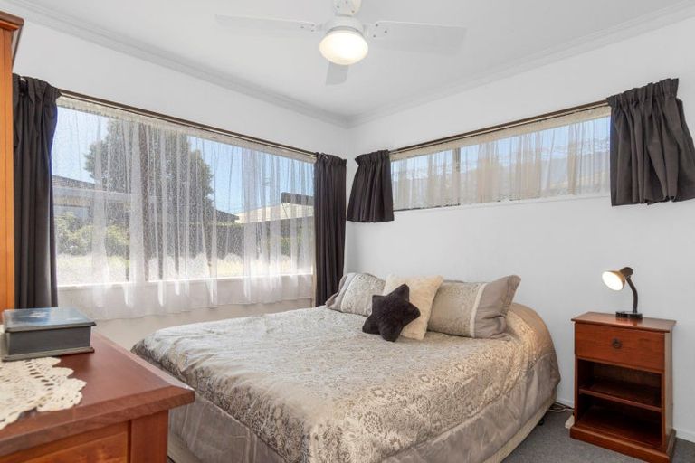 Photo of property in 1/12 Pemberton Crescent, Greerton, Tauranga, 3112