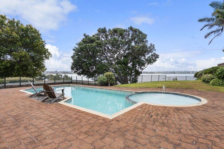 Photo of property in 19 Sanctuary Point, Sunnyhills, Auckland, 2010