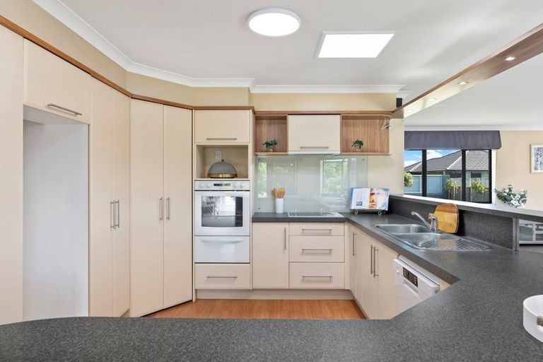 Photo of property in 43 Mahana Way, Pyes Pa, Tauranga, 3112