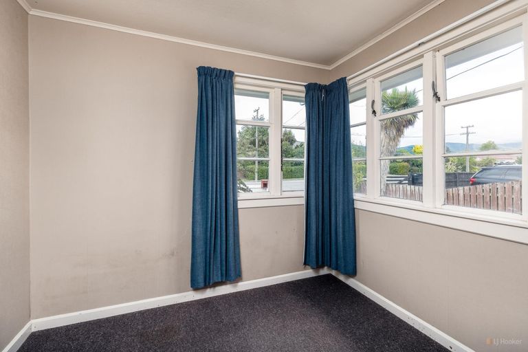 Photo of property in 6 George Street, Waimate, 7924