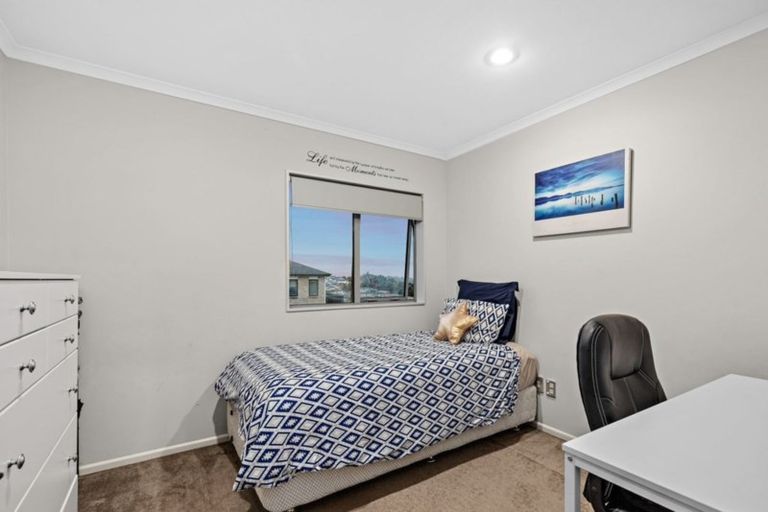 Photo of property in 102b San Marino Drive West, Henderson, Auckland, 0612