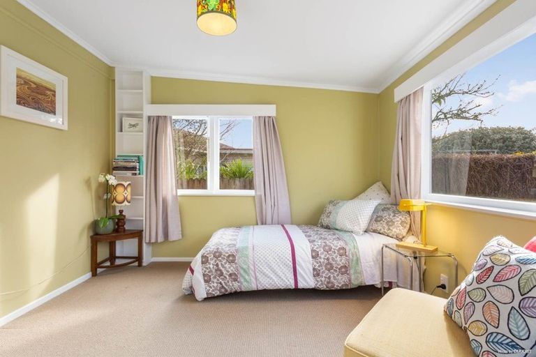 Photo of property in 5 Pine Street, New Lynn, Auckland, 0600