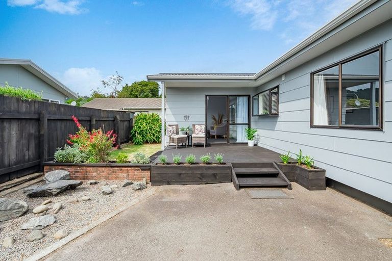 Photo of property in 8a Pukeko Street, Paraparaumu, 5032