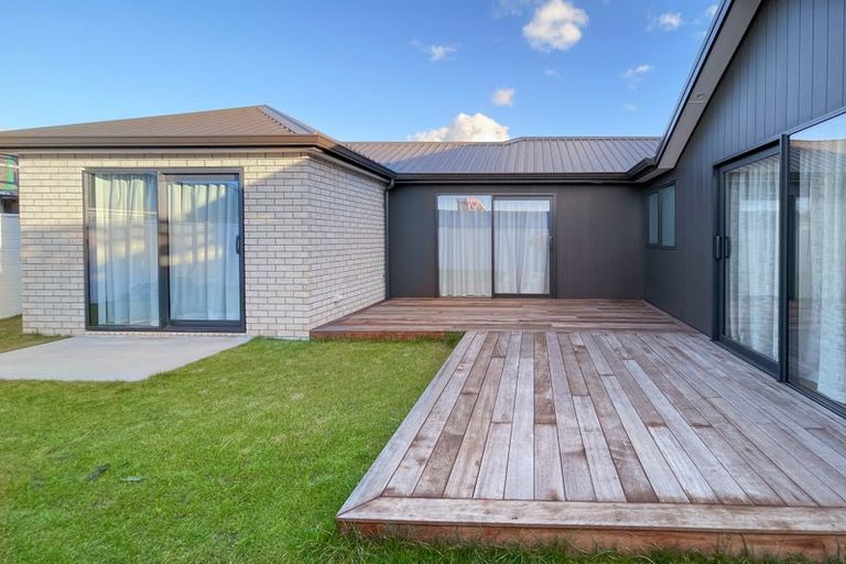 Photo of property in 12 Ruia Crescent, Cambridge, 3434