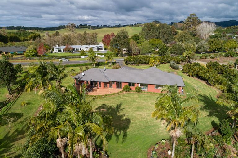 Photo of property in 6 Okura Drive, Kerikeri, 0230