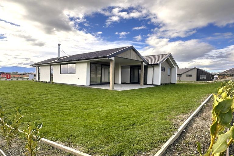 Photo of property in 42 Deans Drive, Wanaka, 9382