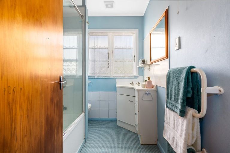 Photo of property in 16 Peel Place, Wainuiomata, Lower Hutt, 5014