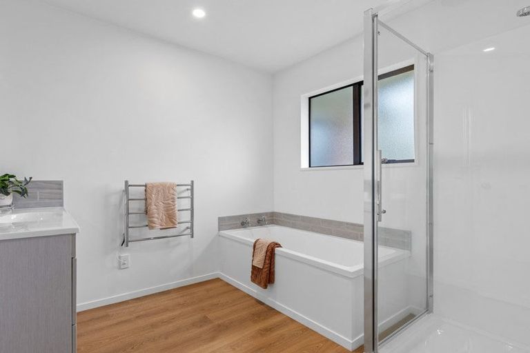 Photo of property in 2/14 Farquhars Road, Redwood, Christchurch, 8051