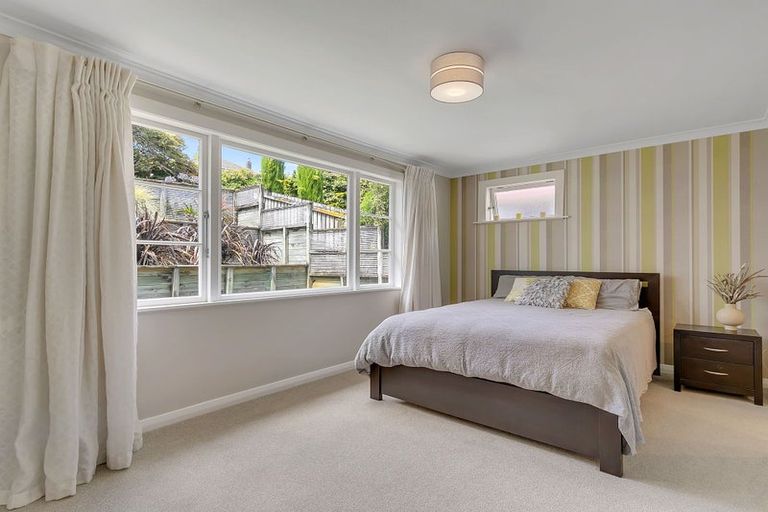 Photo of property in 34 Lincoln Avenue, Tawa, Wellington, 5028