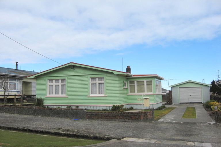 Photo of property in 20 Ashmore Avenue, Cobden, Greymouth, 7802