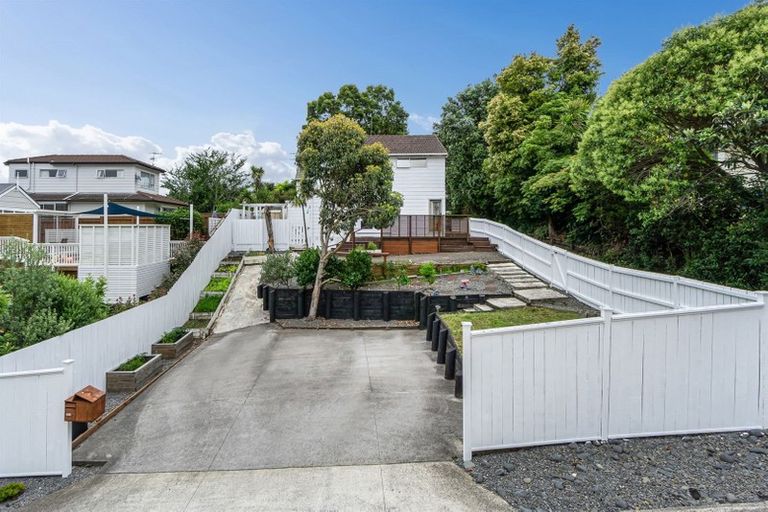 Photo of property in 1/26 Wilkinson Way, Browns Bay, Auckland, 0630