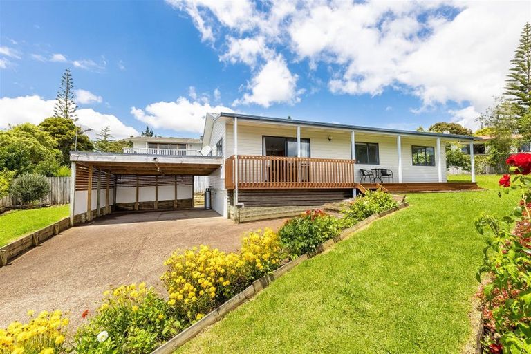 Photo of property in 5 Parrs Cross Road, Henderson, Auckland, 0612