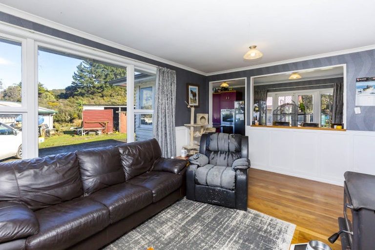 Photo of property in 147 Upper Fitzherbert Road, Wainuiomata, 5373