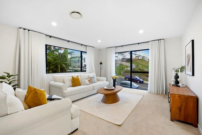 Photo of property in 55 Godfrey Drive, Orewa, 0931